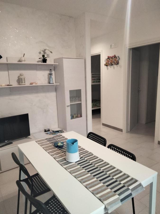 פולינאנו א מארה Chiale Holiday Apartments מראה חיצוני תמונה