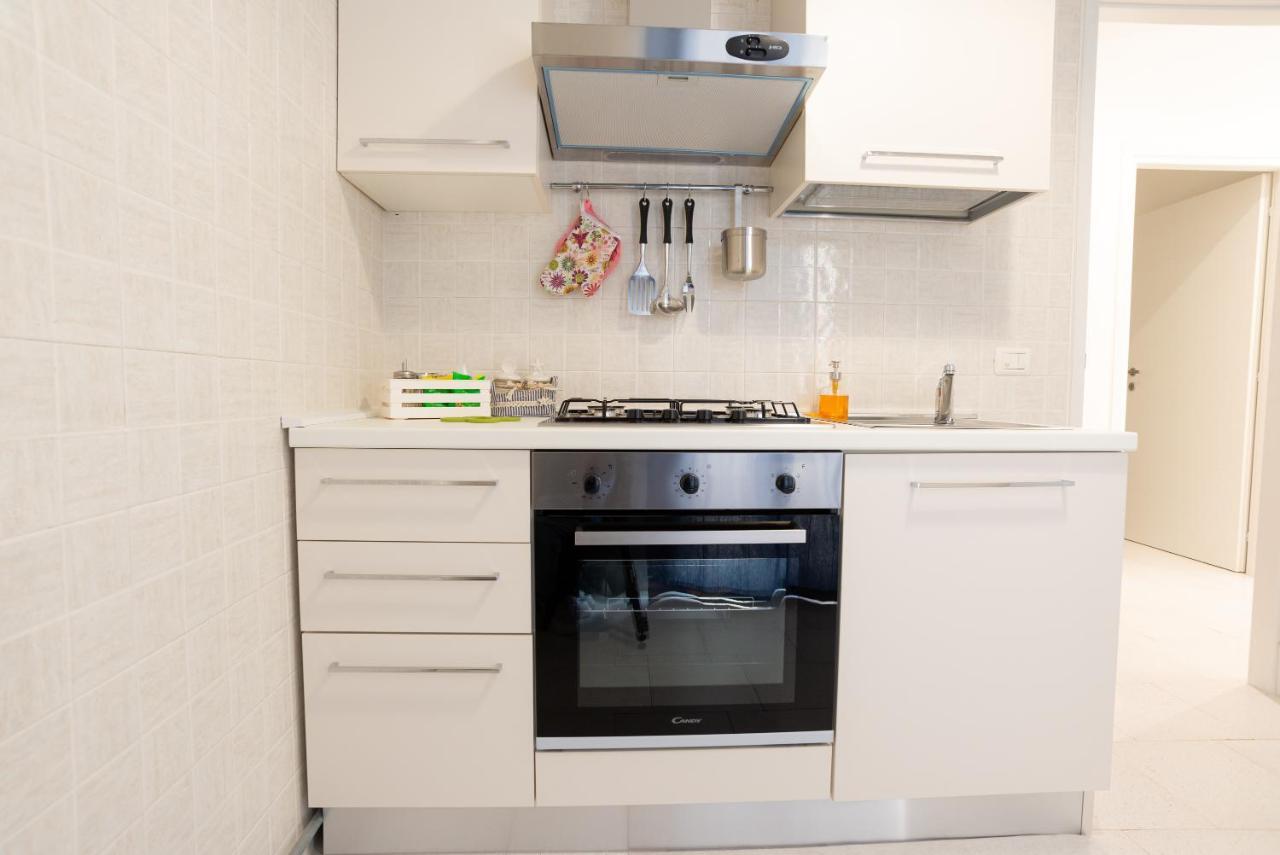 פולינאנו א מארה Chiale Holiday Apartments מראה חיצוני תמונה