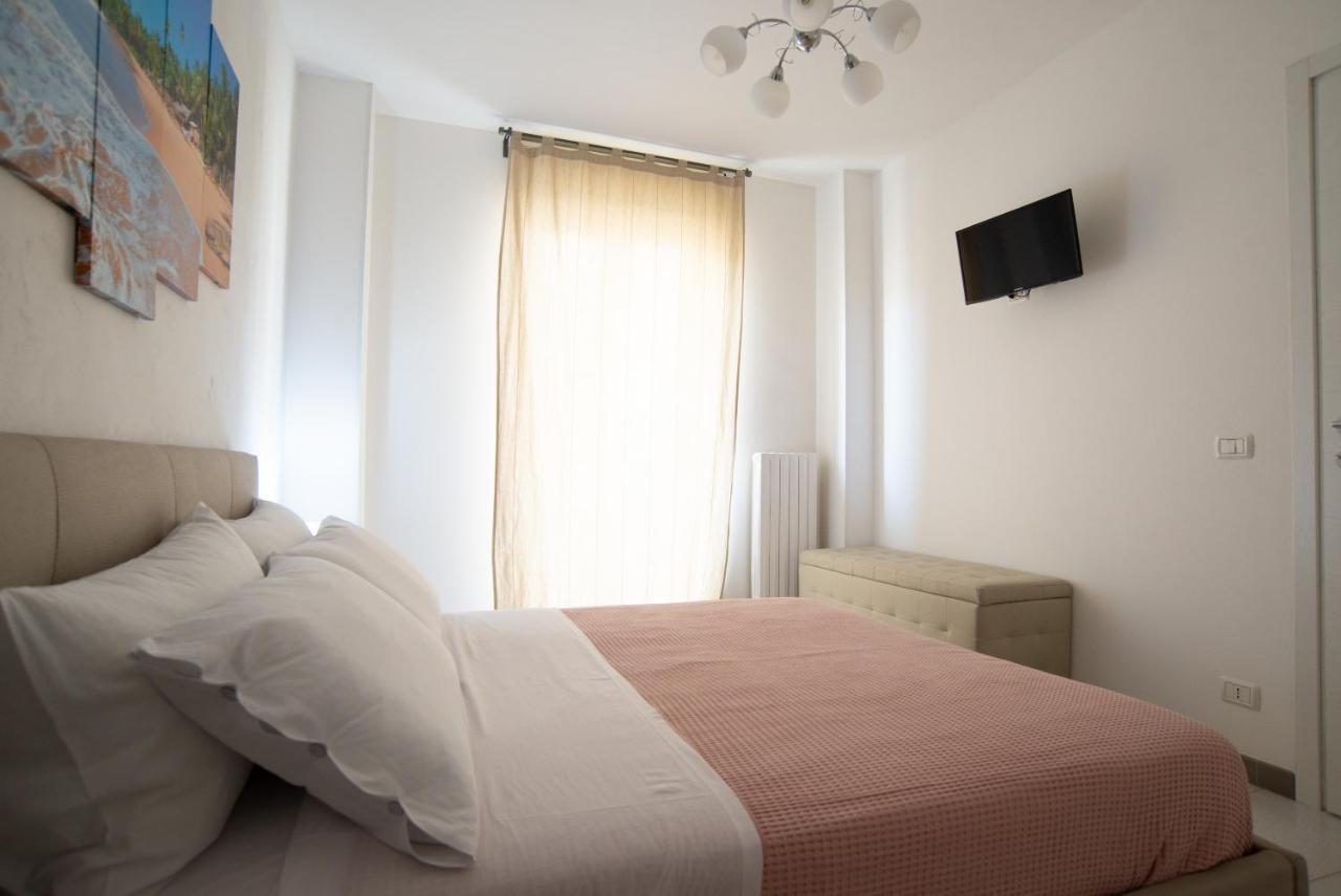 פולינאנו א מארה Chiale Holiday Apartments מראה חיצוני תמונה