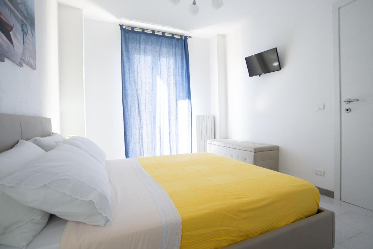 פולינאנו א מארה Chiale Holiday Apartments מראה חיצוני תמונה